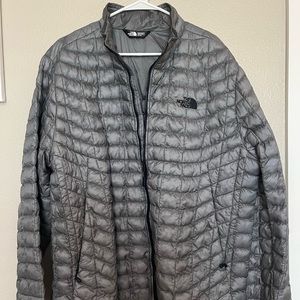North Face jacket XL Thermoball
